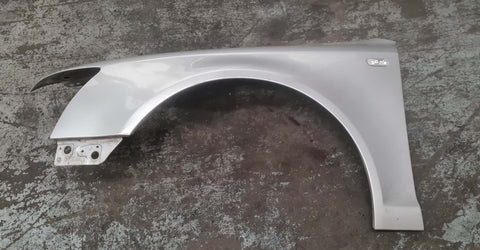 AUDI A6 C6 FRONT LEFT SIDE WING IN SILVER LY7W