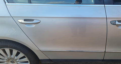 VW PASSAT B6 3C SALOON REAR RIGHT SIDE PANEL DOOR SHELL LA7W