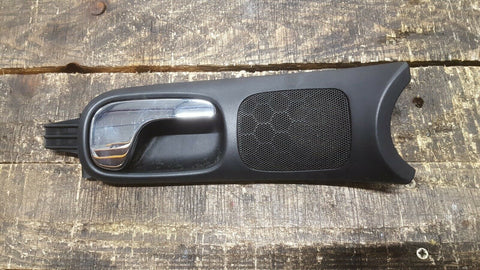 AUDI A4 B5 FRONT RIGHT SIDE INTERIOR DOOR HANDLE 8D0837020