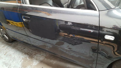 AUDI A4 B7 FRONT RIGHT SIDE BARE PANEL DOOR IN BLACK LZ9Y